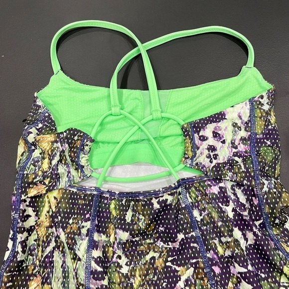 Lululemon Dancing Warrior Tank in Floral Sport White Multi / Pistachio - Picture 5 of 10